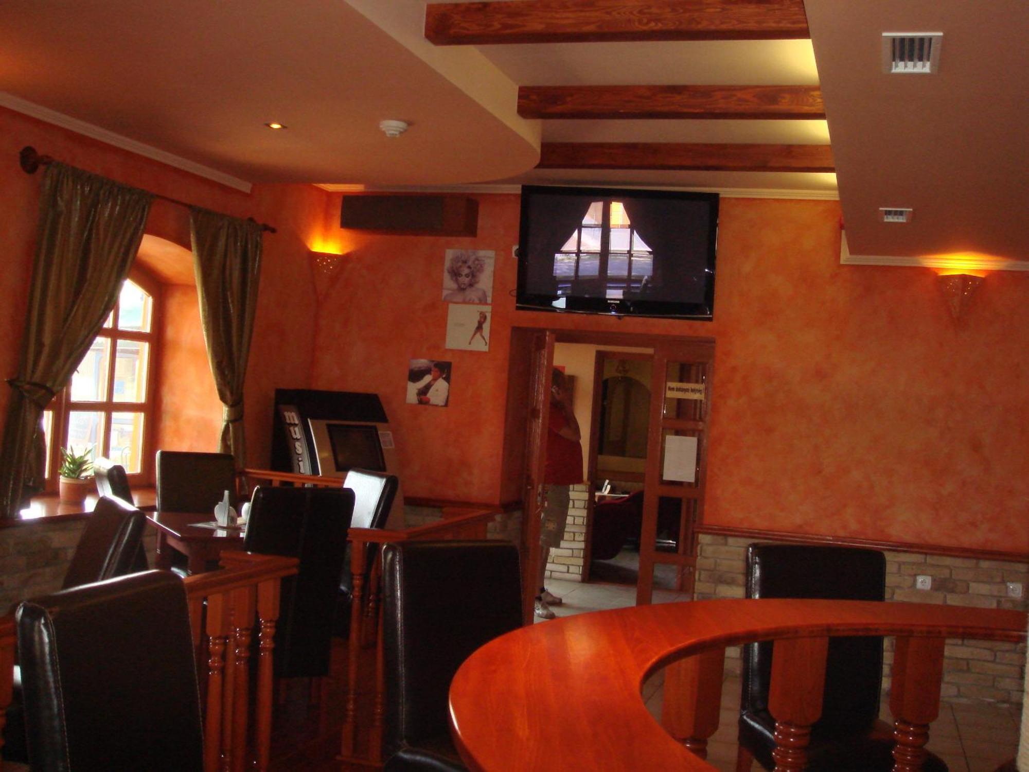 Platan Panzio Bed and Breakfast Nagyszenas Buitenkant foto
